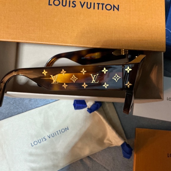 Authentic Louis Vuitton Sunglasses - Picture 3 of 7